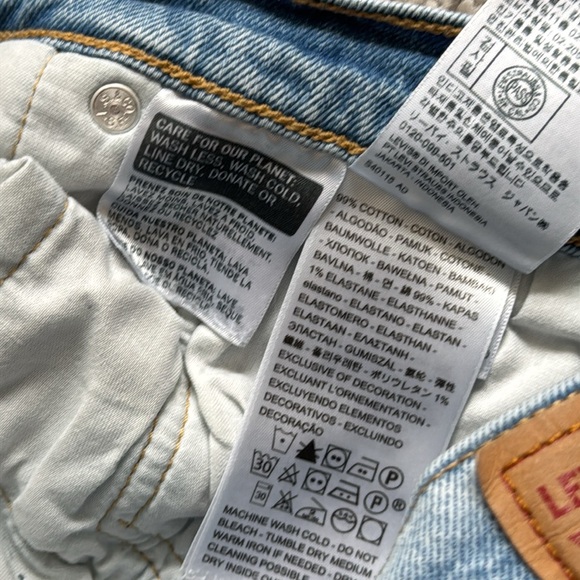 Levi's Women's 501 Jean, Light Wash - Size 30 - Picture 6 of 7